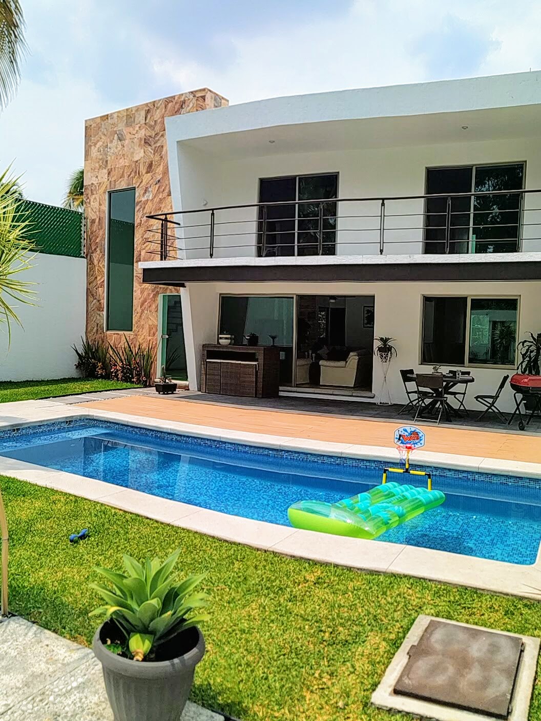 Residencia con alberca en Cuernavaca